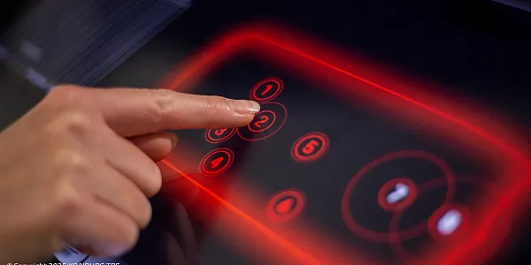 Vật liệu TPE hiệu ứng ánh sáng thúc đẩy đổi mới thiết kế trong ngành điện tử thông minh