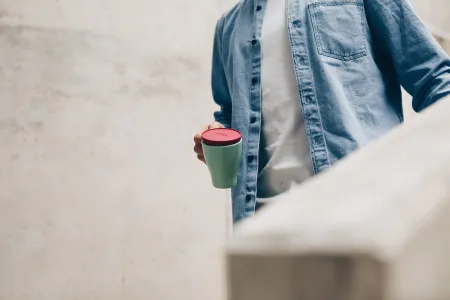 Enjoying coffee without feeling guilty: Reusable coffee cup lid made of TPE